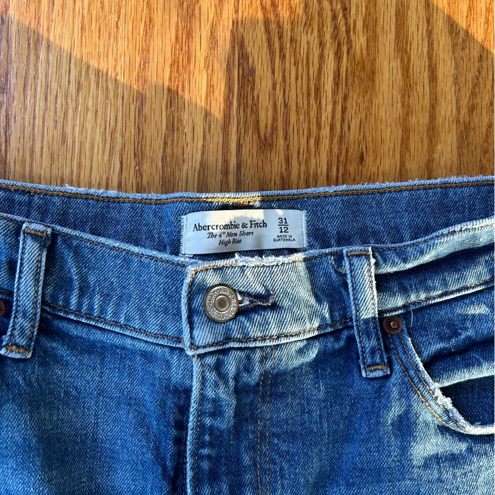 Abercrombie & Fitch Frayed Hem Medium Blue Denim Shorts - Picture 2 of 3